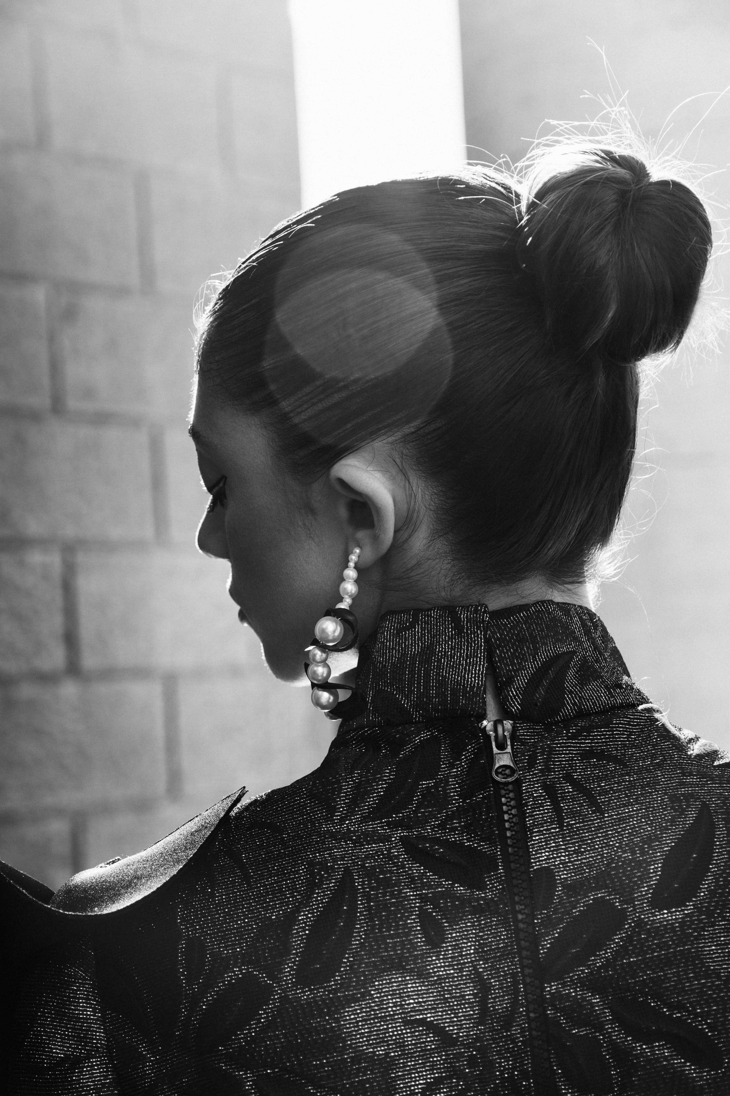 Model Photo X-ray earnings